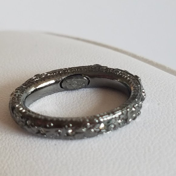NWT Chanel Set of 4 Rings Dark Silver Color Limited Edition - Picture 5 of 8
